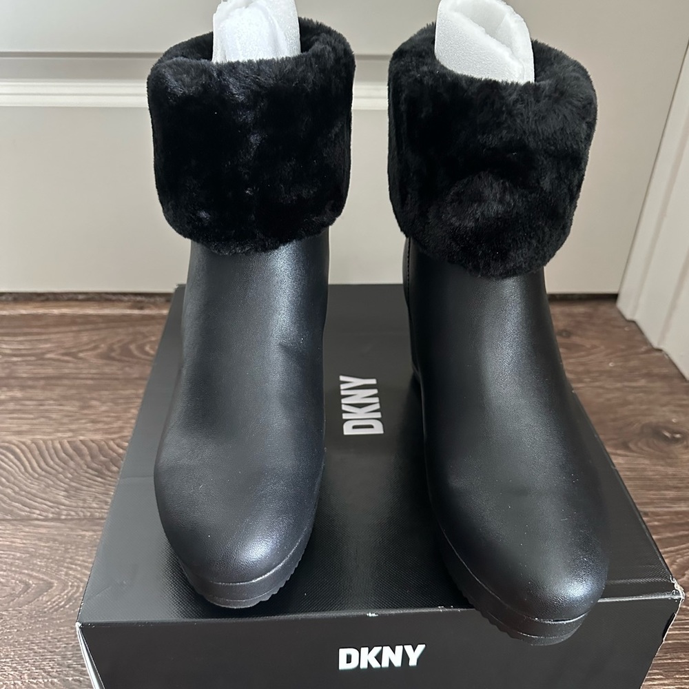 NADRA-WEDGE BOOTIE